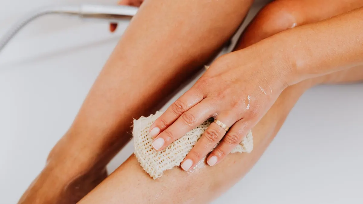 Illustration de l'article « Peeling corps : exfolier sans agresser sa peau »